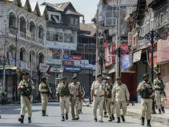 लाल चौक के पास सुरक्षाबलों को निशाना बनाकर ग्रेनेड अटैक, 20 लोग घायल