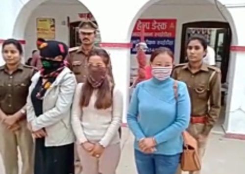 भारत नेपाल सीमा पर खाड़ी देश की मुद्रा सहित महिला मानव तस्कर गिरफ्तार। रिपोर्ट :- पंकज कुमार सिंह।  