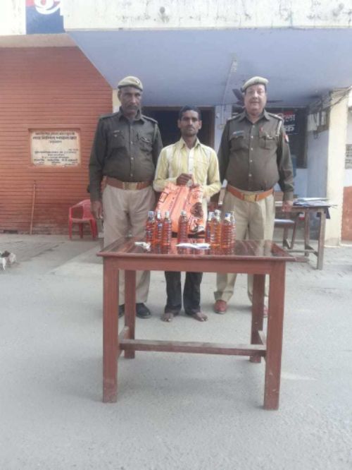 श्रावस्ती : 20 लीटर नाजायज कच्ची शराब व 14 बोतल नाजायज नेपाली शराब के साथ 02 अभियुक्त गिरफ्तार। रिपोर्ट :- पंकज कुमार सिंह।