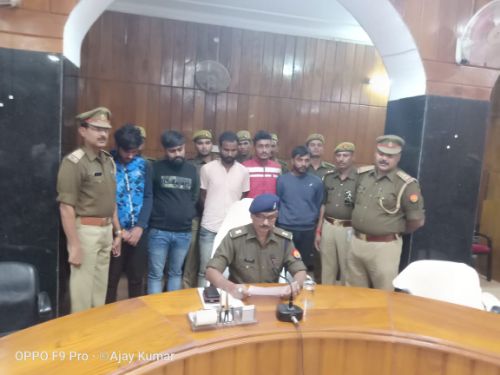 बहराइच :- अपहरण कर ले जा रहे 05 अपरहणकर्ता गिरफ्तार, रिपोर्ट :- पंकज कुमार सिंह।