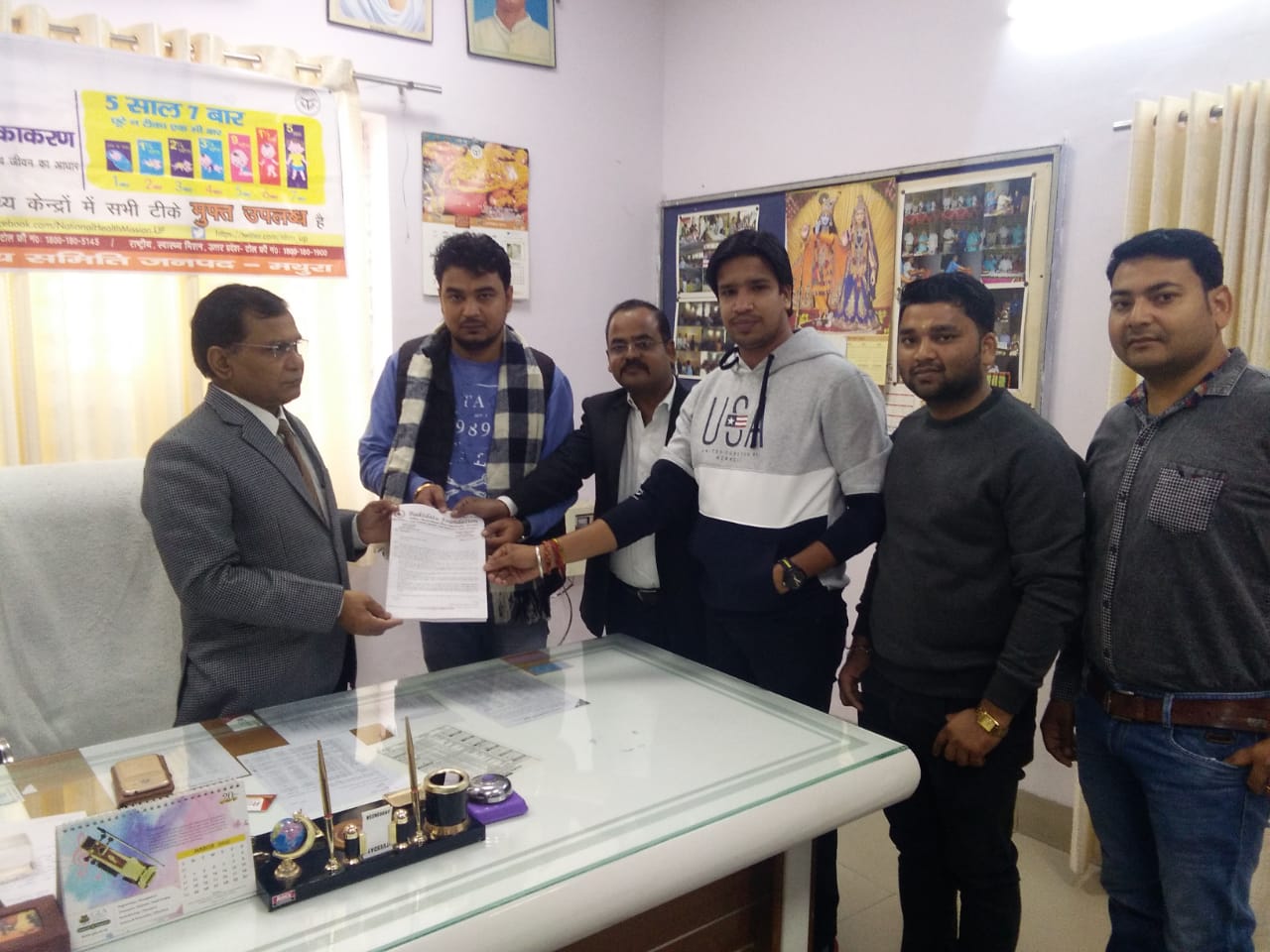 रक्तदाता फाउंडेशन द्वारा थेलासीमिया से पीड़ित मरीजो की समश्याओ को लेकर मुख्य चिकितसा अधिकारी को अवगत कराया
