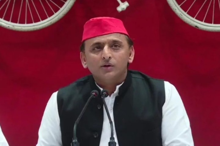 दंगों से भाजपा को फायदा होता है, उन्हीं के इशारे पर हो रही है हिंसा: अखिलेश यादव