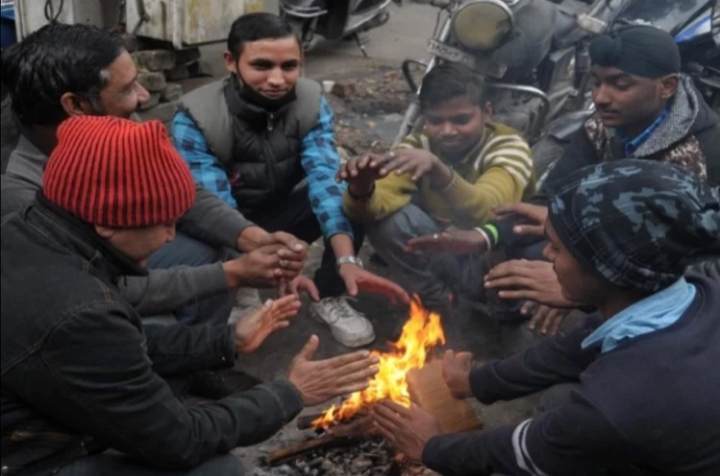 झांसी में कड़ाके की ठंड ने ली तीन लोगों की जान, प्रदेश में चेतावनी जारी