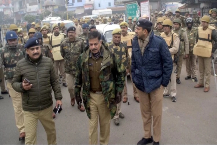कड़े पहरे में पढ़ी गई जुमे की नमाज, पुलिस व प्रशासन रहा अलर्ट