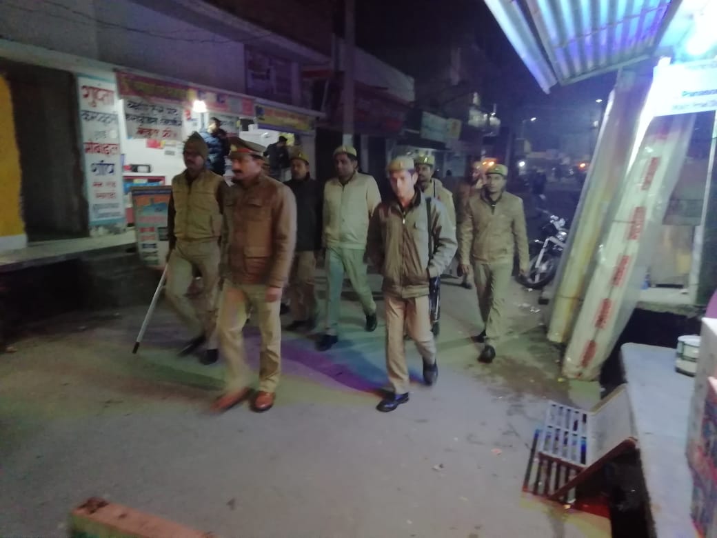 नगर में शांति बनाए रखने के लिए पैदल गस्त