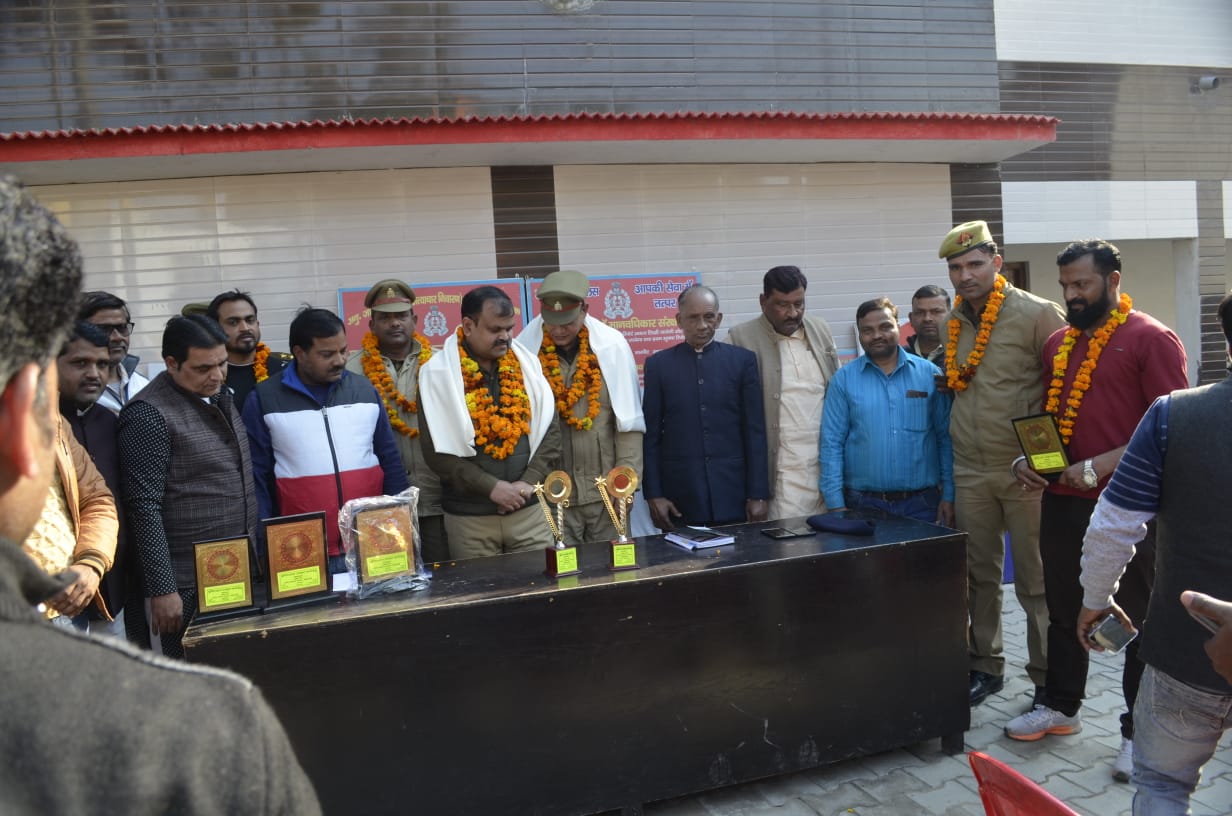 मोहम्मदी पुलिस की अच्छी कार्यशैली देखकर किया गया सम्मानित
