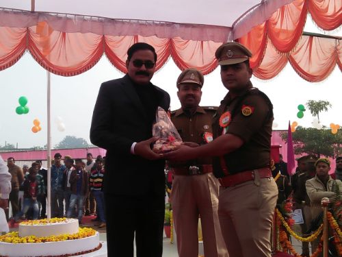  गणतंत्र दिवस के शुभ अवसर पर जनपद श्रावस्ती के भिनगा पुलिस लाइन ग्राउंड में आयोजित परेड कार्यक्रम। रिपोर्ट :- पंकज कुमार सिंह। 
