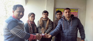 बेतिया।ऐम्बिशन कोचिंग क्लासेज के छात्र-छात्राओं का विदाई समारोह 
