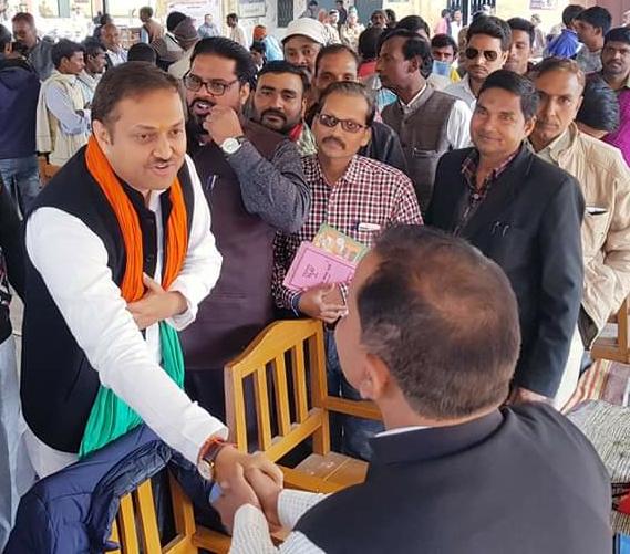 एमएलसी चुनाव को लेकर अधिवक्ताओं से भेंट