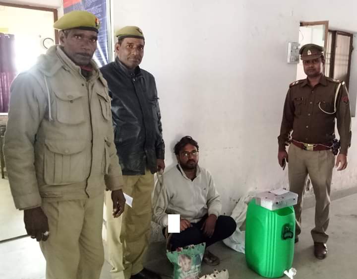 राया पुलिस ने नकली शराब बनाने के सामान के साथ पकड़ा युवक भेजा जेल