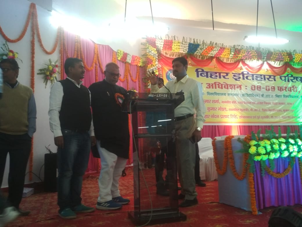  बेतिया।महिला स्वतंत्रता सेनानियों पर विशेष रुप से इतिहास लेखन की है जरूरत–डॉ0 एजाज अहमद