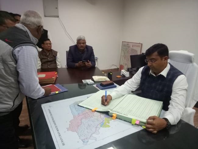  बेतिया।ऐतिहासिक धरोहरों को करेंगे विकसित : डीएम