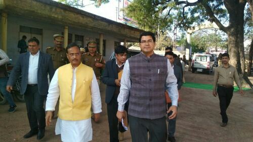 प्रदेश के उप मुख्यमंत्री डाॅ. दिनेश शर्मा ने किया 03 परीक्षा केन्द्रों का निरीक्षण कन्ट्रोल रूम/मानीटरिंग सेल तथा कलेक्शन सेन्टर का भी लिया जायज़ा।।।नसी