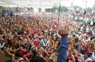 बिहार में हड़ताली शिक्षकों पर बड़ा एक्शन, दो जिलों में 314 पर FIR..