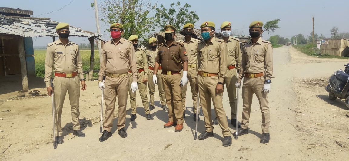 लाक डाउन के तीसरे दिन सड़कों पर मुस्तैदी से डटी रही पुलिस