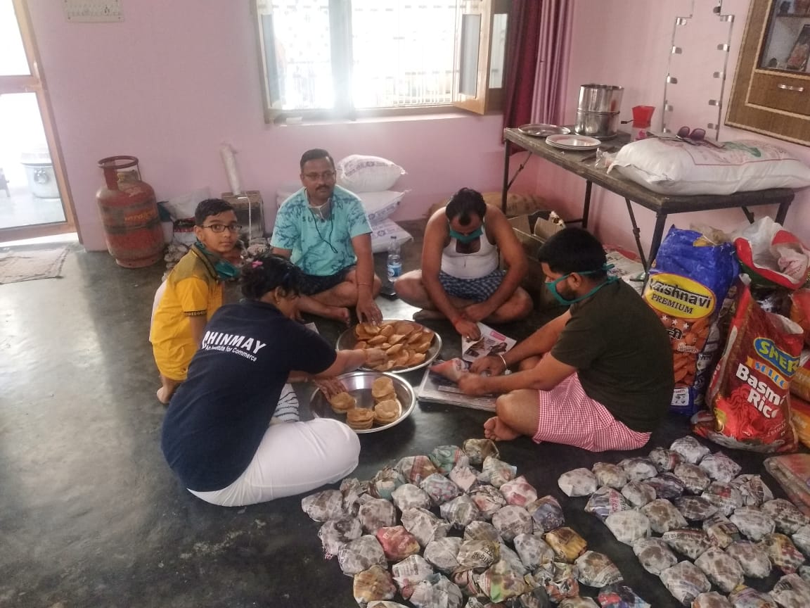 लाक डाउन के 21 दिनों में 21000 लोगों को भोजन कराने का लिया संकल्प
