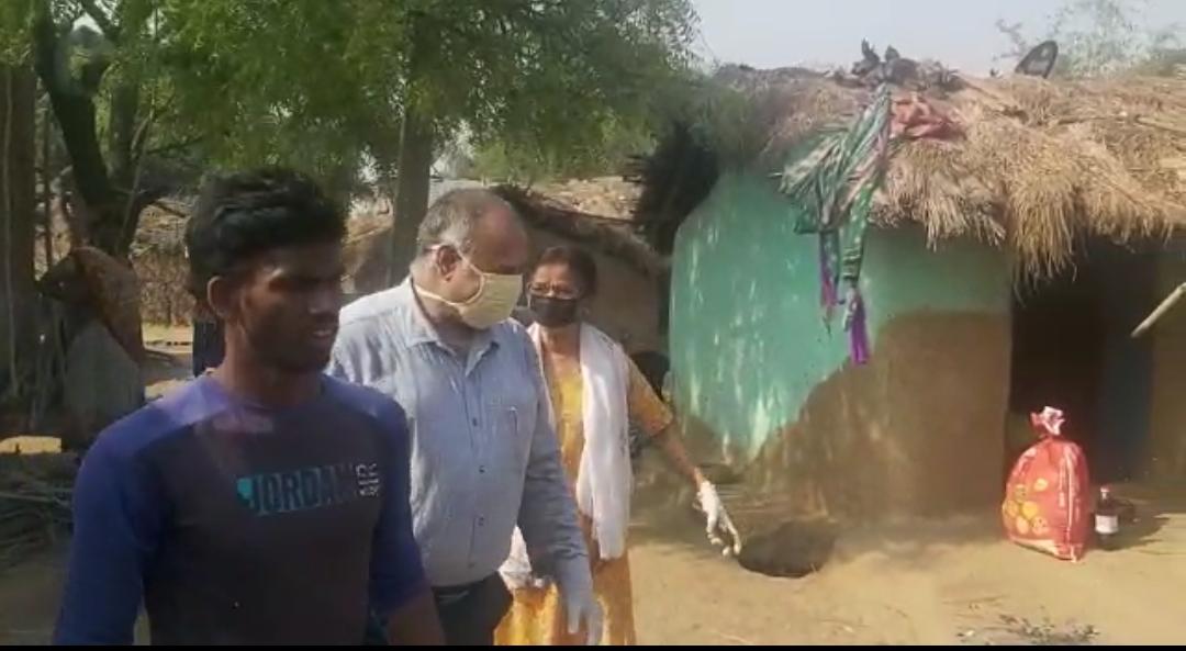 अग्निकांड के पीड़ित परिवारों से मिली पद्मश्री सुधा वर्गीज़ ,घटना को लेकर नौबतपुर थाना में प्राथमिकी दर्ज।