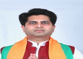कोरोना वायरस से लडऩे के लिए पंचायत में सभी ग्रामीण जागरूक हो:दीपक यादव