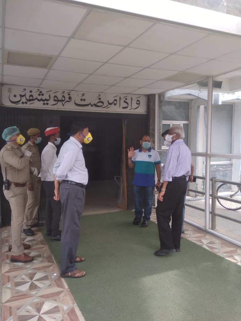 अलीगढ़ डीएम की दरियादिली आई सामने ,गर्भवती महिला के बने मददगार