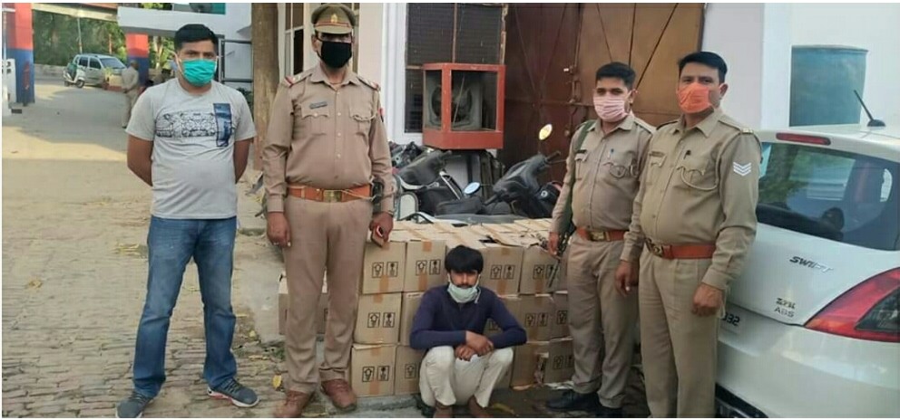 पुलिस ने दो लाख 30 हजार रुपये कीमत की शराब सहित 1 शराब तस्कर को किया गिरफ्ता