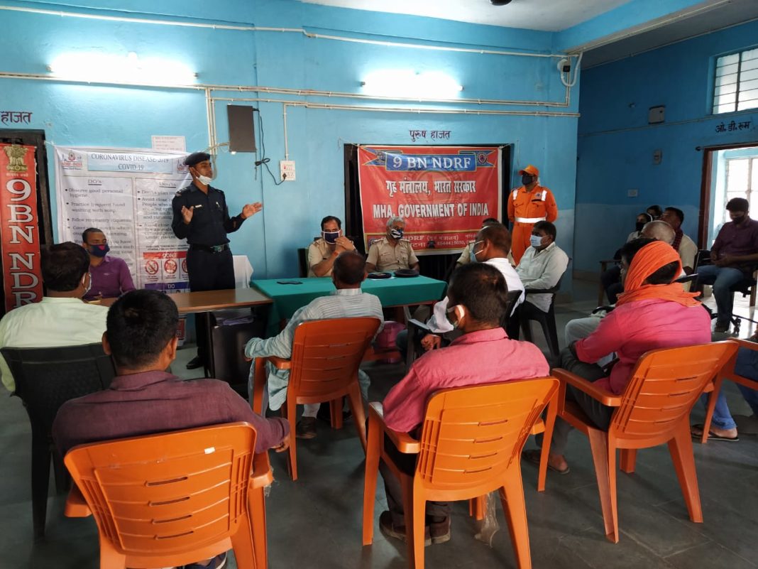 एनडीआरएफ ने चलाया जागरूकता कार्यक्रम और संवेदनशील इलाकों को किया सेनेटाइज।।