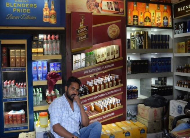 जानिए देश मे शराब से कितना कमाती है सरकार