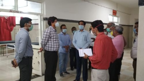जिलाधिकारी शम्भु कुमार ने किया जिला चिकित्सालय का निरीक्षण।।।नसीम खान।।।