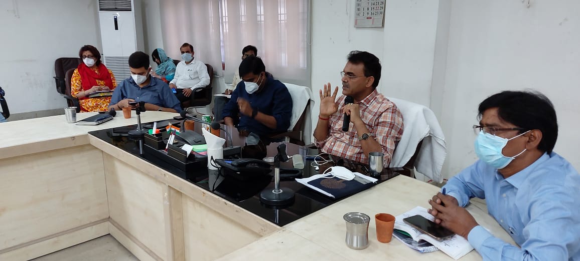 अलीगढ़ तीन थाना क्षेत्रों में संपूर्ण लॉकडाउन घोषित ,सभी प्रकार की दुकानें रहेंगी बंद