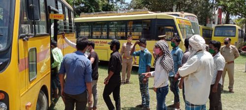 गैर प्रान्तों से आये प्रवासी मजदूरों को स्क्रीनिंग के बाद उनके गन्तव्य को रवाना किया गया।