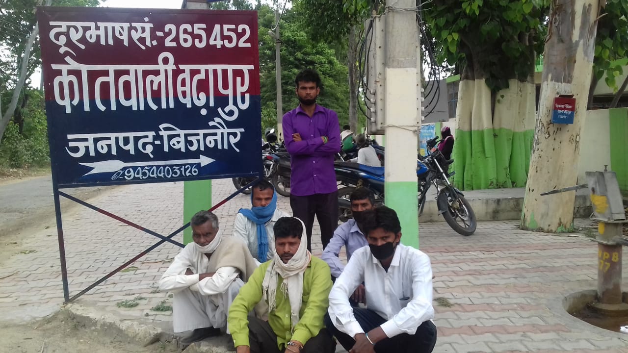 दहेज के लाेभी पति ने की पत्नी की हत्या 
