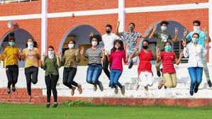 CBSE 10th नतीजे: रीजन वाइज रिजल्ट में टॉप-3 में त्रिवेंद्रम, चेन्नई और बैंगलुरू, दिल्ली पहले से बेहतर लेकिन नोएडा से पिछड़ा