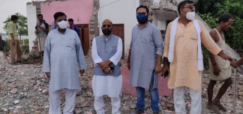 कटान पीड़ित परिवारों को मिले हर संभव मदद-सुरेश्वर सिंह। रिपोर्ट :- बाल्मीकि सिंह।