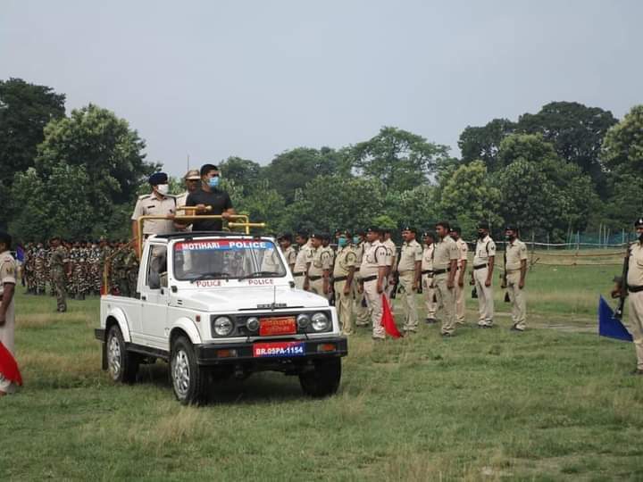 जिला अधिकारी ने गाँधी मैदान में कार्यक्रम स्थल का किया पूर्वा अभ्यास