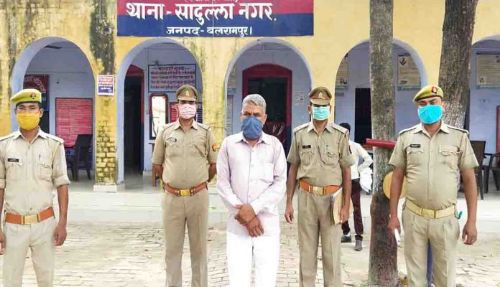 दुकानदारों से वसूली कर रहा फर्जी बिक्री कर अधिकारी गिरफ्तार।