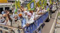 कृषि विधेयक पर प्रदर्शन जारी : दिल्ली की ओर बढ़े किसान, सीमावर्ती इलाकों में भारी पुलिस बल तैनात 