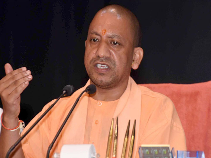 हाथरस मामले पर ACS और DGP ने सीएम योगी को सौंपी रिपोर्ट, बड़े एक्शन की तैयारी