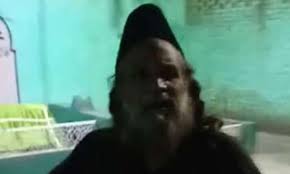 मजार के अंदर सेक्स रैकेट चलने का आरोप, लोगों ने धावा बोलकर संचालक काले बाबा को पकड़ा