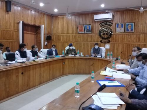 जनपद स्तरीय सड़क सुरक्षा समिति की बैठक सम्पन्न।