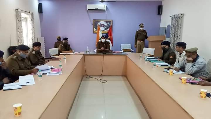 पुलिस अधीक्षक खीरी, श्री विजय ढुल की अध्यक्षता में पुलिस लाइन सभागार