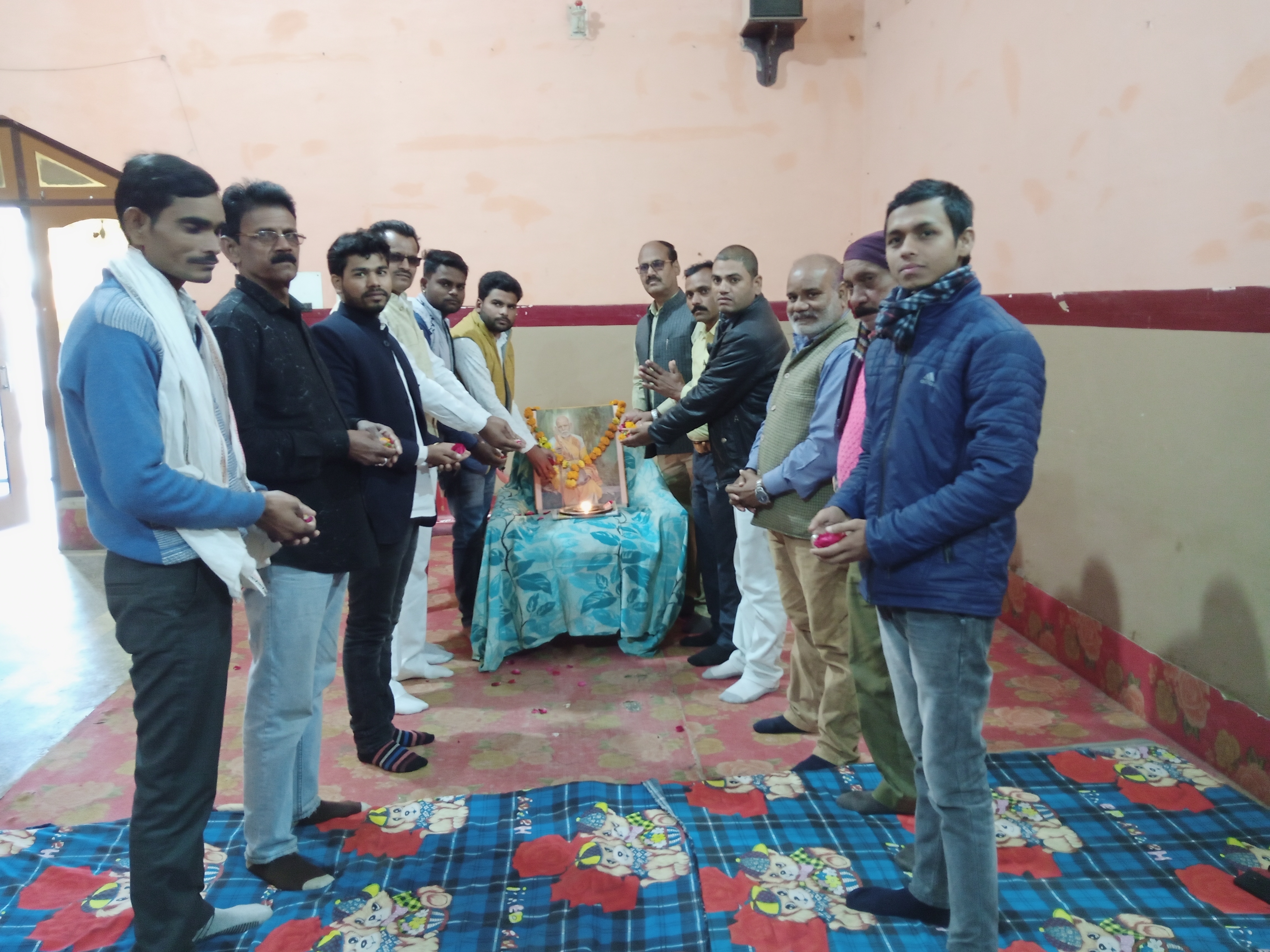 बसपा के कार्यकर्ताओं ने संत गाडगे जी महाराज का 64व परिनिर्वाण दिवस मनाया गया जिसमे उनके संघर्षों के बारे में बताया गया 