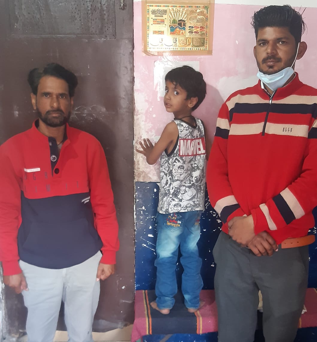 लावारिस बच्चे को बाल कल्याण सिमिति भीलवाड़ा ने 4 घण्टे की मशकत के बाद पहुंचाया घर 