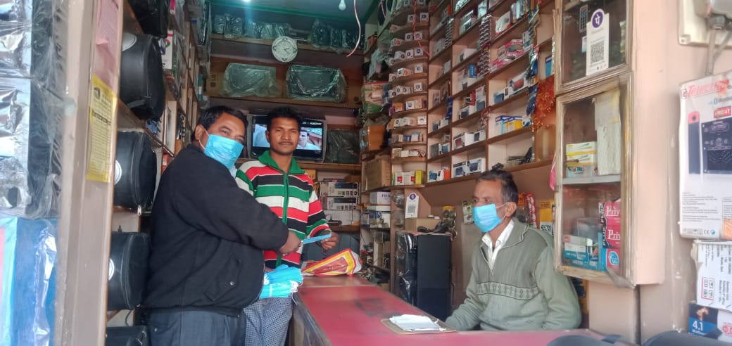 यूथ सोशल इंप्रूवमेंट सोसाइटी खैर अलीगढ़ ने किए मास्क वितरण, दीया जागरूकता का संदेश!