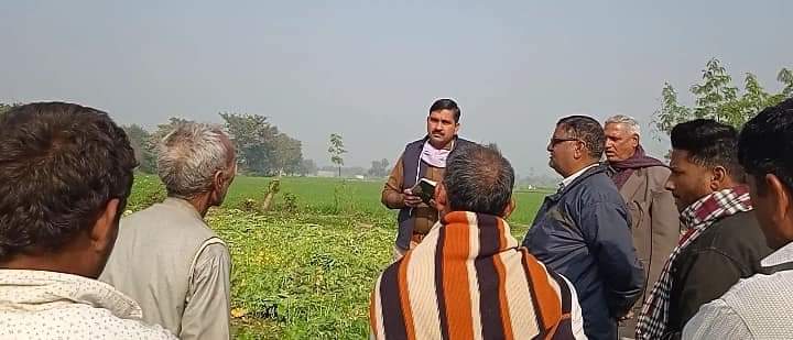  जबरन सरसों की  फसल कटवा कर फर्जी पट्टे धारक को कब्जा दिलवाने की लेखपाल और कानूनगो कर रहे दादागिरी ।