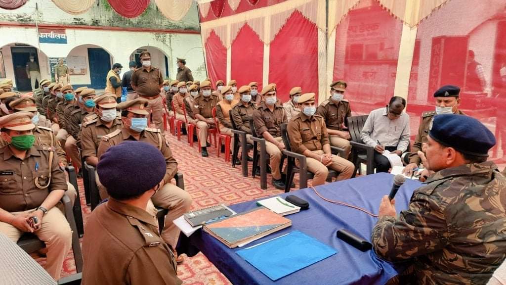 आईजी ने सदर कोतवाली का किया निरीक्षण, पुलिसिंग व्यवस्था को सुधारने के दिए निर्देश