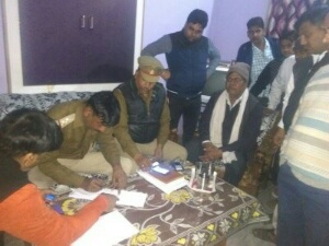 मथुरा के बलदेव  में सर्राफा व्यापारी से लाखों की लूट। 