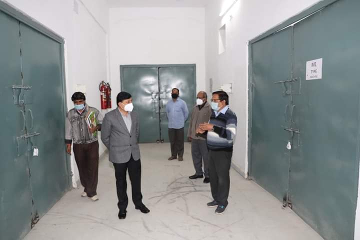 EVM मशीन का किया निरिक्षण 
