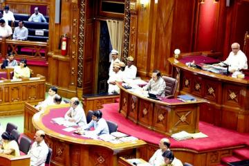 यूपीकोका और बिजली पर विपक्ष का हंगामा, विधानसभा की कार्यवाही स्थगित