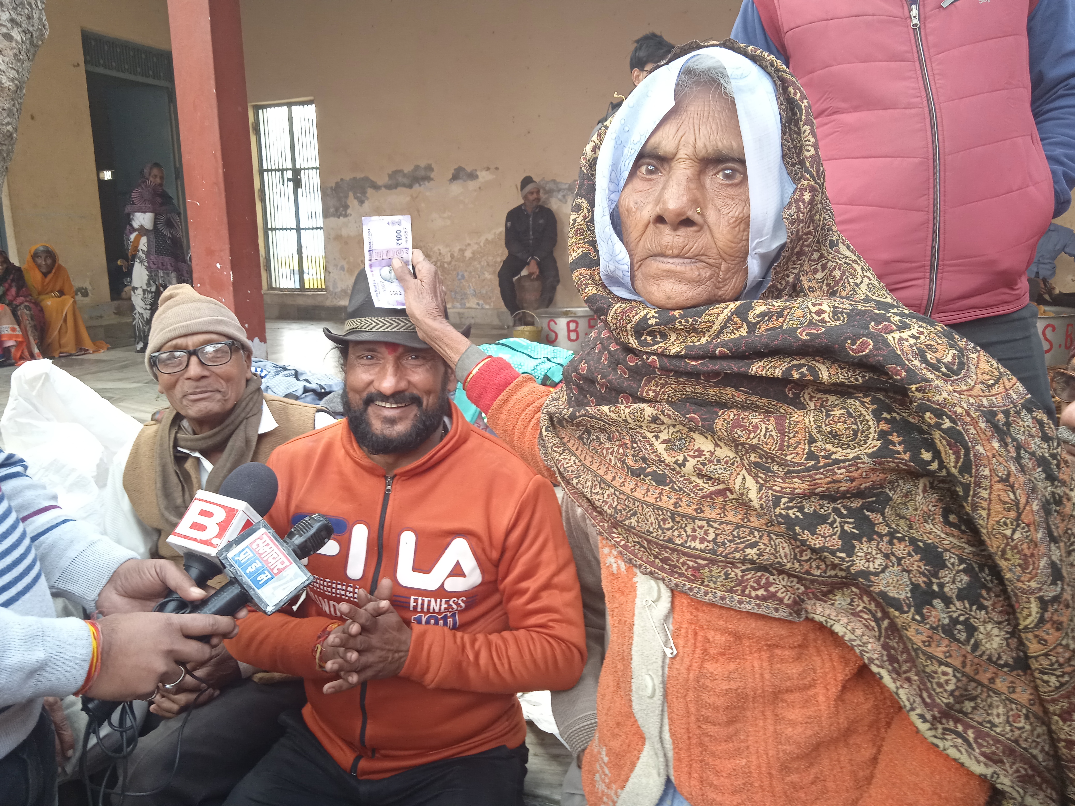 खैर की पावन भूमि पर उतर आए स्वयं बांके बिहारी गोप ग्वालाओ के साथ। 