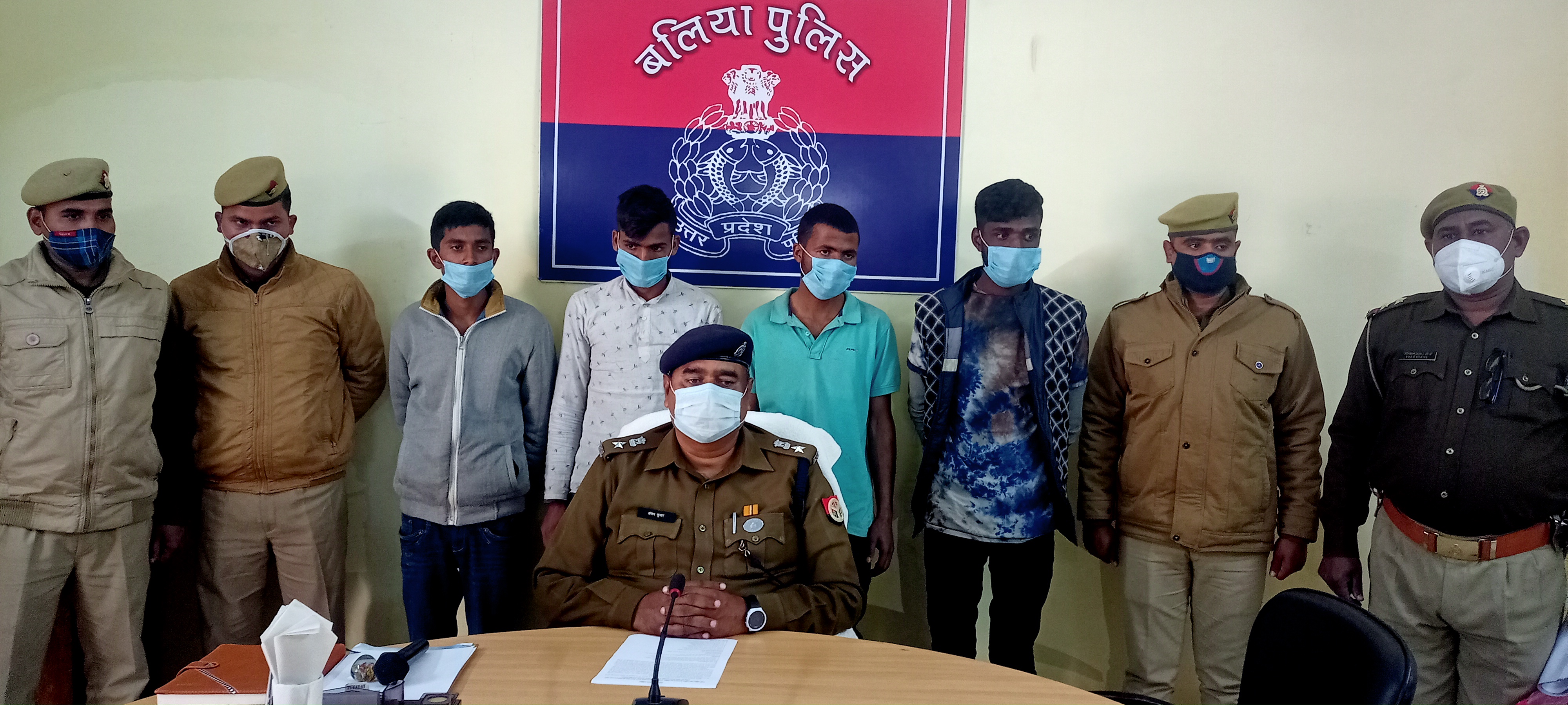 नरही पुलिस द्वारा पुलिस मुठभेड़ में 04 शातिर अपराधी गिरफ्तार,