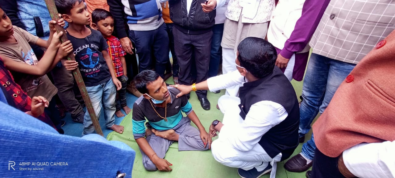 मंत्री श्री कावरे ने दिखाई दिव्यांग युवक के प्रति संवेदनशीलता शीघ्र ट्रायसायकल प्रदान करने के दिये निर्देश